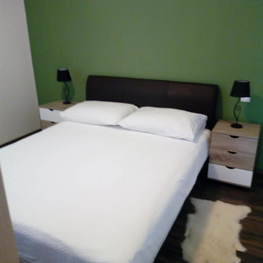 Mendula Apartment ปาโกชตาเน ภายนอก รูปภาพ