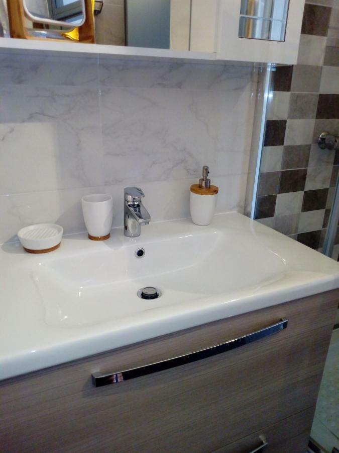 Mendula Apartment ปาโกชตาเน ภายนอก รูปภาพ
