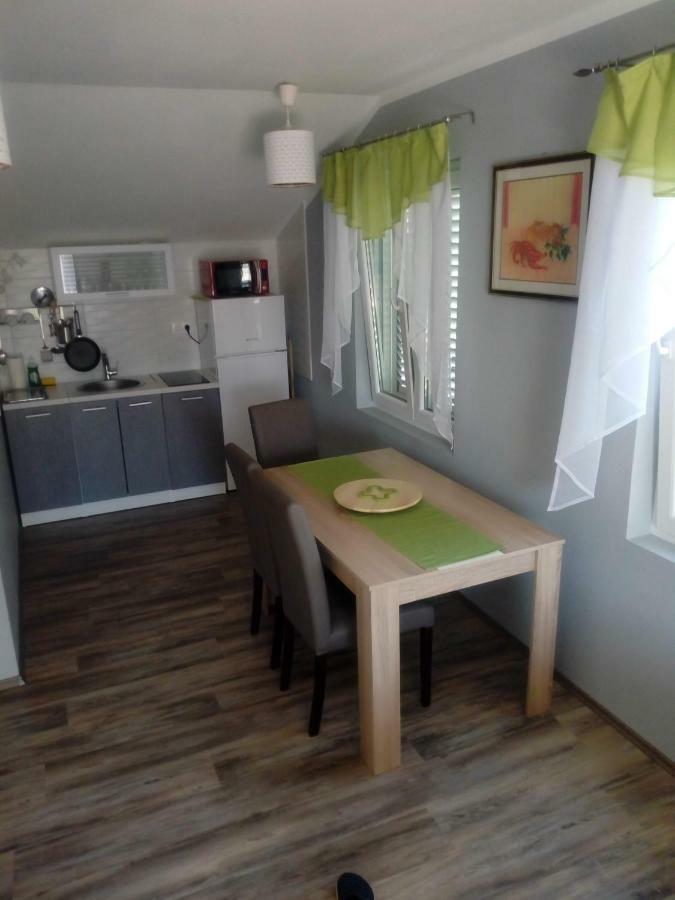 Mendula Apartment ปาโกชตาเน ภายนอก รูปภาพ
